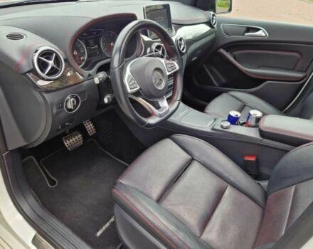 Белый Мерседес Б-класс, объемом двигателя 2 л и пробегом 79 тыс. км за 6700 $, фото 5 на Automoto.ua