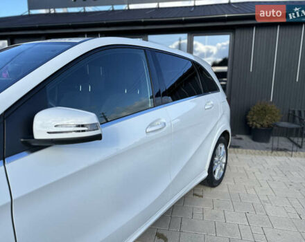 Білий Мерседес Б-клас, об'ємом двигуна 0 л та пробігом 63 тис. км за 11900 $, фото 3 на Automoto.ua