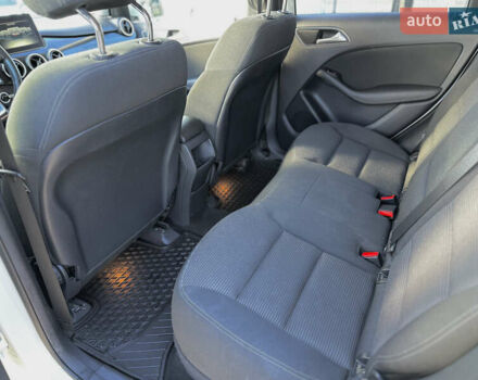 Білий Мерседес Б-клас, об'ємом двигуна 0 л та пробігом 63 тис. км за 11900 $, фото 18 на Automoto.ua