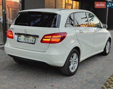 Белый Мерседес Б-класс, объемом двигателя 0 л и пробегом 85 тыс. км за 10500 $, фото 7 на Automoto.ua