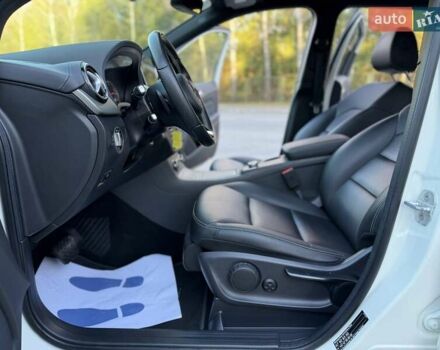 Белый Мерседес Б-класс, объемом двигателя 0 л и пробегом 90 тыс. км за 9800 $, фото 54 на Automoto.ua