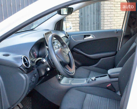 Белый Мерседес Б-класс, объемом двигателя 1.5 л и пробегом 178 тыс. км за 14500 $, фото 16 на Automoto.ua