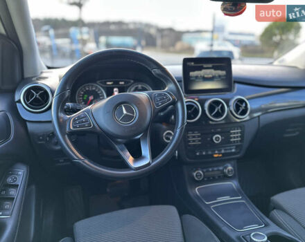 Білий Мерседес Б-клас, об'ємом двигуна 0 л та пробігом 63 тис. км за 11900 $, фото 23 на Automoto.ua