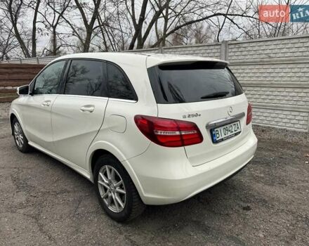 Білий Мерседес Б-клас, об'ємом двигуна 0 л та пробігом 85 тис. км за 14999 $, фото 6 на Automoto.ua