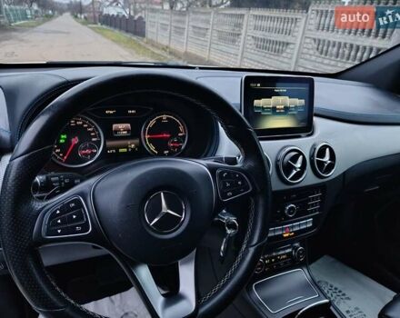 Білий Мерседес Б-клас, об'ємом двигуна 0 л та пробігом 112 тис. км за 9900 $, фото 18 на Automoto.ua