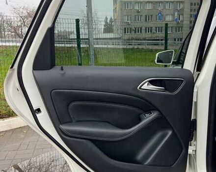 Белый Мерседес Б-класс, объемом двигателя 0 л и пробегом 96 тыс. км за 10999 $, фото 9 на Automoto.ua