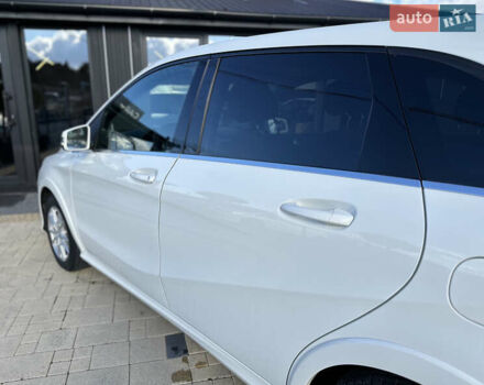 Білий Мерседес Б-клас, об'ємом двигуна 0 л та пробігом 63 тис. км за 11900 $, фото 9 на Automoto.ua