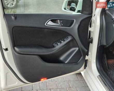 Белый Мерседес Б-класс, объемом двигателя 0 л и пробегом 85 тыс. км за 10500 $, фото 16 на Automoto.ua