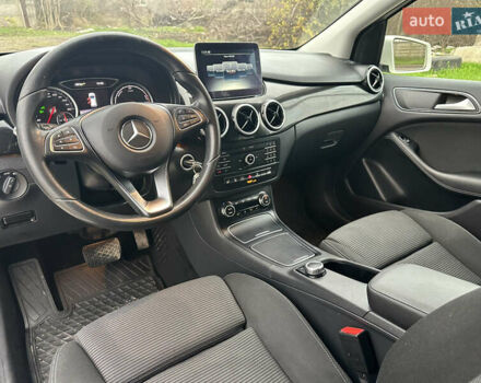 Білий Мерседес Б-клас, об'ємом двигуна 0 л та пробігом 54 тис. км за 10200 $, фото 10 на Automoto.ua