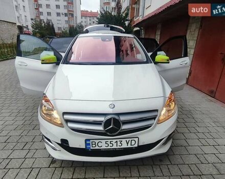 Белый Мерседес Б-класс, объемом двигателя 0 л и пробегом 60 тыс. км за 9999 $, фото 7 на Automoto.ua