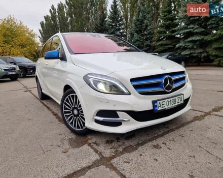 Мерседес Б-клас 2016 у Дніпро (Дніпропетровську) на Automoto.ua Білий Мерседес Б-клас, об'ємом двигуна 0 л та пробігом 99 тис. км за 11999 $, фото 7 на Automoto.ua