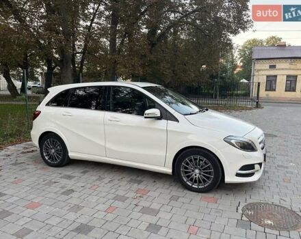 Білий Мерседес Б-клас, об'ємом двигуна 0 л та пробігом 122 тис. км за 10000 $, фото 3 на Automoto.ua