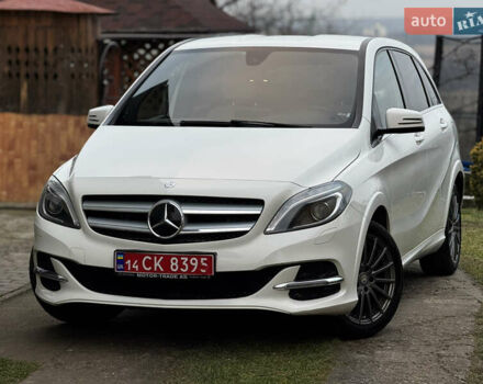 Белый Мерседес Б-класс, объемом двигателя 0 л и пробегом 117 тыс. км за 10550 $, фото 11 на Automoto.ua