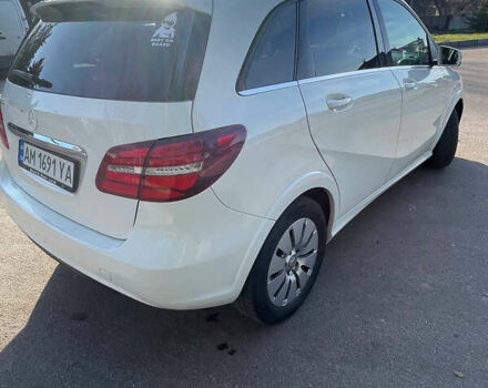 Білий Мерседес Б-клас, об'ємом двигуна 0 л та пробігом 140 тис. км за 11000 $, фото 2 на Automoto.ua