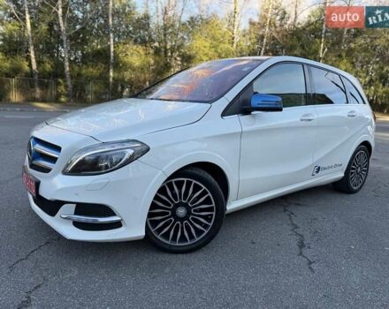 Белый Мерседес Б-класс, объемом двигателя 0 л и пробегом 90 тыс. км за 9800 $, фото 12 на Automoto.ua