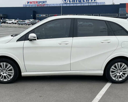 Белый Мерседес Б-класс, объемом двигателя 0 л и пробегом 57 тыс. км за 14400 $, фото 2 на Automoto.ua