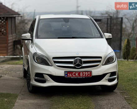 Белый Мерседес Б-класс, объемом двигателя 0 л и пробегом 117 тыс. км за 10550 $, фото 3 на Automoto.ua