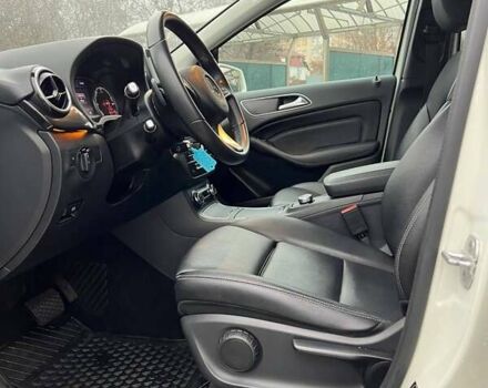 Белый Мерседес Б-класс, объемом двигателя 0 л и пробегом 96 тыс. км за 10999 $, фото 11 на Automoto.ua