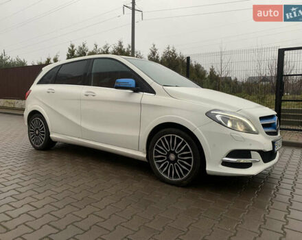 Белый Мерседес Б-класс, объемом двигателя 0 л и пробегом 99 тыс. км за 10350 $, фото 1 на Automoto.ua