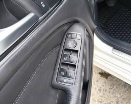 Белый Мерседес Б-класс, объемом двигателя 0 л и пробегом 120 тыс. км за 12500 $, фото 4 на Automoto.ua