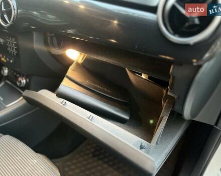 Білий Мерседес Б-клас, об'ємом двигуна 0 л та пробігом 122 тис. км за 10000 $, фото 12 на Automoto.ua