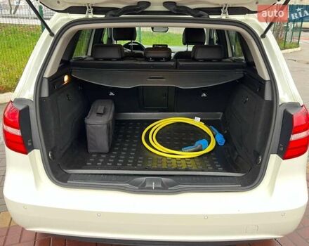 Белый Мерседес Б-класс, объемом двигателя 0 л и пробегом 96 тыс. км за 10999 $, фото 15 на Automoto.ua