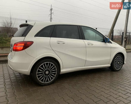 Белый Мерседес Б-класс, объемом двигателя 0 л и пробегом 99 тыс. км за 10350 $, фото 3 на Automoto.ua