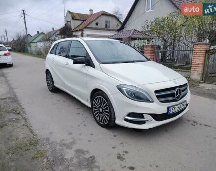 Білий Мерседес Б-клас, об'ємом двигуна 0 л та пробігом 112 тис. км за 9900 $, фото 2 на Automoto.ua