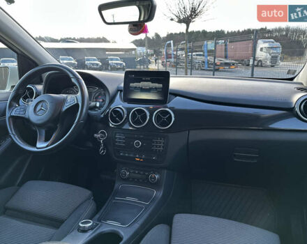 Білий Мерседес Б-клас, об'ємом двигуна 0 л та пробігом 63 тис. км за 11900 $, фото 30 на Automoto.ua