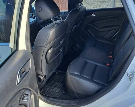 Білий Мерседес Б-клас, об'ємом двигуна 0 л та пробігом 99 тис. км за 10600 $, фото 15 на Automoto.ua