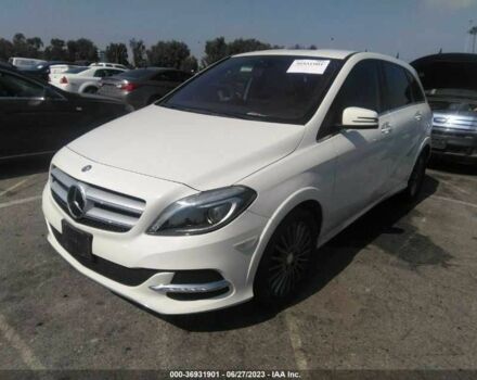 Белый Мерседес Б-класс, объемом двигателя 1 л и пробегом 62 тыс. км за 3200 $, фото 1 на Automoto.ua