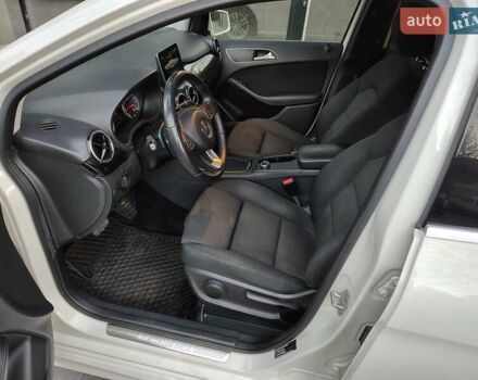 Белый Мерседес Б-класс, объемом двигателя 0 л и пробегом 85 тыс. км за 10500 $, фото 17 на Automoto.ua