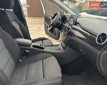 Білий Мерседес Б-клас, об'ємом двигуна 0 л та пробігом 54 тис. км за 10200 $, фото 13 на Automoto.ua