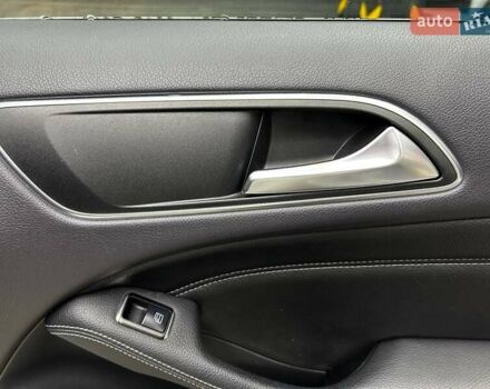 Белый Мерседес Б-класс, объемом двигателя 0 л и пробегом 120 тыс. км за 11800 $, фото 8 на Automoto.ua