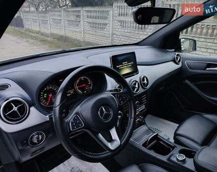 Білий Мерседес Б-клас, об'ємом двигуна 0 л та пробігом 112 тис. км за 9900 $, фото 10 на Automoto.ua