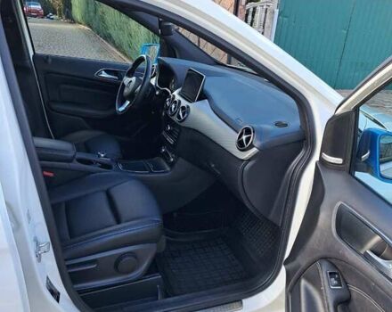 Білий Мерседес Б-клас, об'ємом двигуна 0 л та пробігом 99 тис. км за 10600 $, фото 12 на Automoto.ua