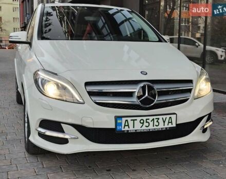 Белый Мерседес Б-класс, объемом двигателя 0 л и пробегом 85 тыс. км за 10500 $, фото 5 на Automoto.ua