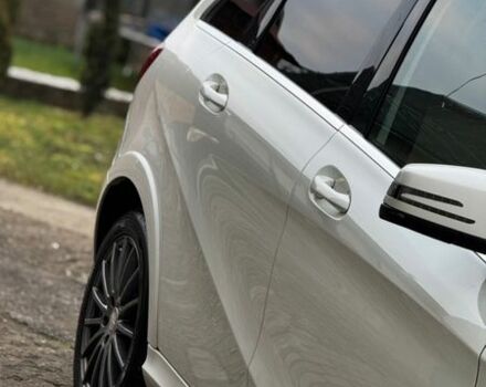 Белый Мерседес Б-класс, объемом двигателя 0 л и пробегом 117 тыс. км за 9950 $, фото 5 на Automoto.ua