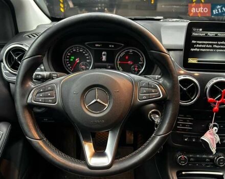 Белый Мерседес Б-класс, объемом двигателя 0 л и пробегом 120 тыс. км за 11800 $, фото 12 на Automoto.ua