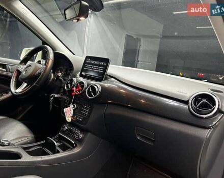 Белый Мерседес Б-класс, объемом двигателя 0 л и пробегом 120 тыс. км за 11800 $, фото 7 на Automoto.ua