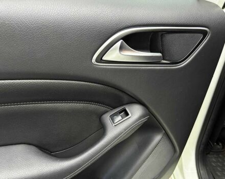 Білий Мерседес Б-клас, об'ємом двигуна 0 л та пробігом 120 тис. км за 11800 $, фото 17 на Automoto.ua