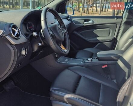 Белый Мерседес Б-класс, объемом двигателя 0 л и пробегом 62 тыс. км за 12000 $, фото 22 на Automoto.ua