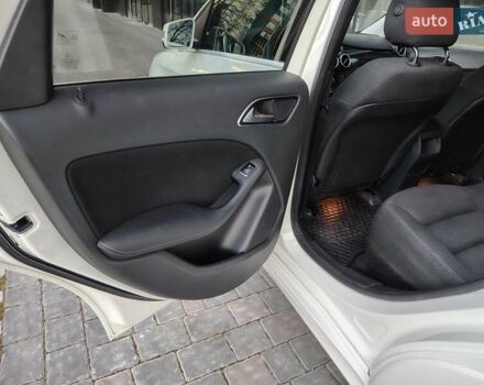 Белый Мерседес Б-класс, объемом двигателя 0 л и пробегом 85 тыс. км за 10500 $, фото 21 на Automoto.ua