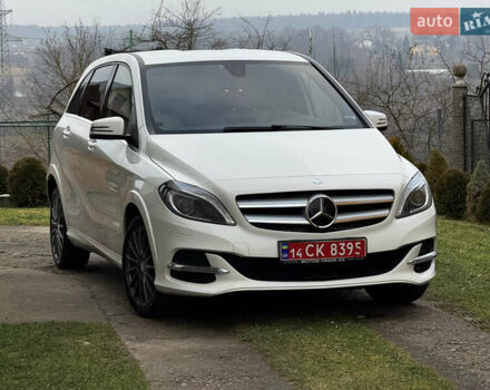 Белый Мерседес Б-класс, объемом двигателя 0 л и пробегом 117 тыс. км за 10550 $, фото 2 на Automoto.ua