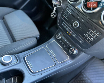 Білий Мерседес Б-клас, об'ємом двигуна 0 л та пробігом 63 тис. км за 11900 $, фото 24 на Automoto.ua