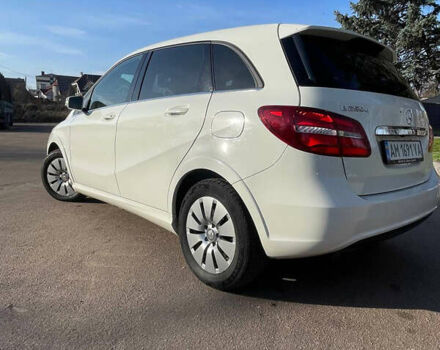 Білий Мерседес Б-клас, об'ємом двигуна 0 л та пробігом 140 тис. км за 11000 $, фото 3 на Automoto.ua