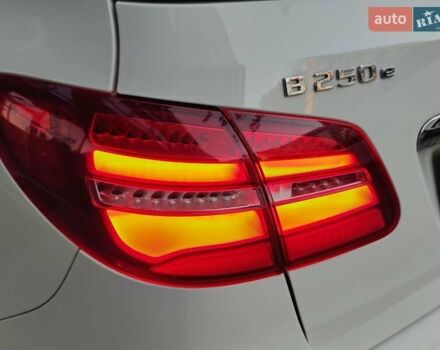 Белый Мерседес Б-класс, объемом двигателя 0 л и пробегом 85 тыс. км за 10500 $, фото 31 на Automoto.ua