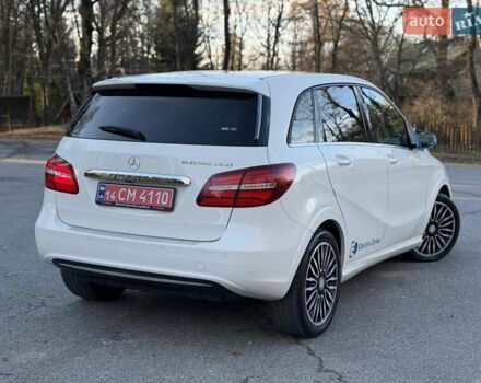 Белый Мерседес Б-класс, объемом двигателя 0 л и пробегом 90 тыс. км за 9800 $, фото 26 на Automoto.ua