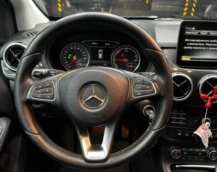 Білий Мерседес Б-клас, об'ємом двигуна 0 л та пробігом 120 тис. км за 11800 $, фото 12 на Automoto.ua