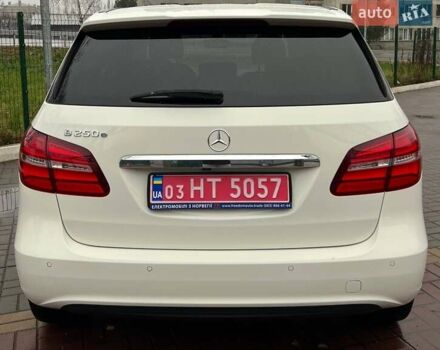 Белый Мерседес Б-класс, объемом двигателя 0 л и пробегом 96 тыс. км за 10999 $, фото 4 на Automoto.ua